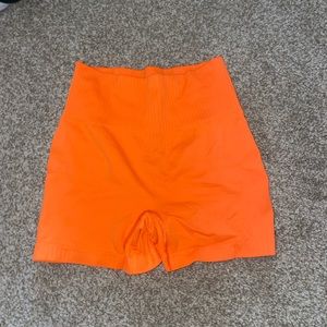 BO + TEE BIKER SHORT